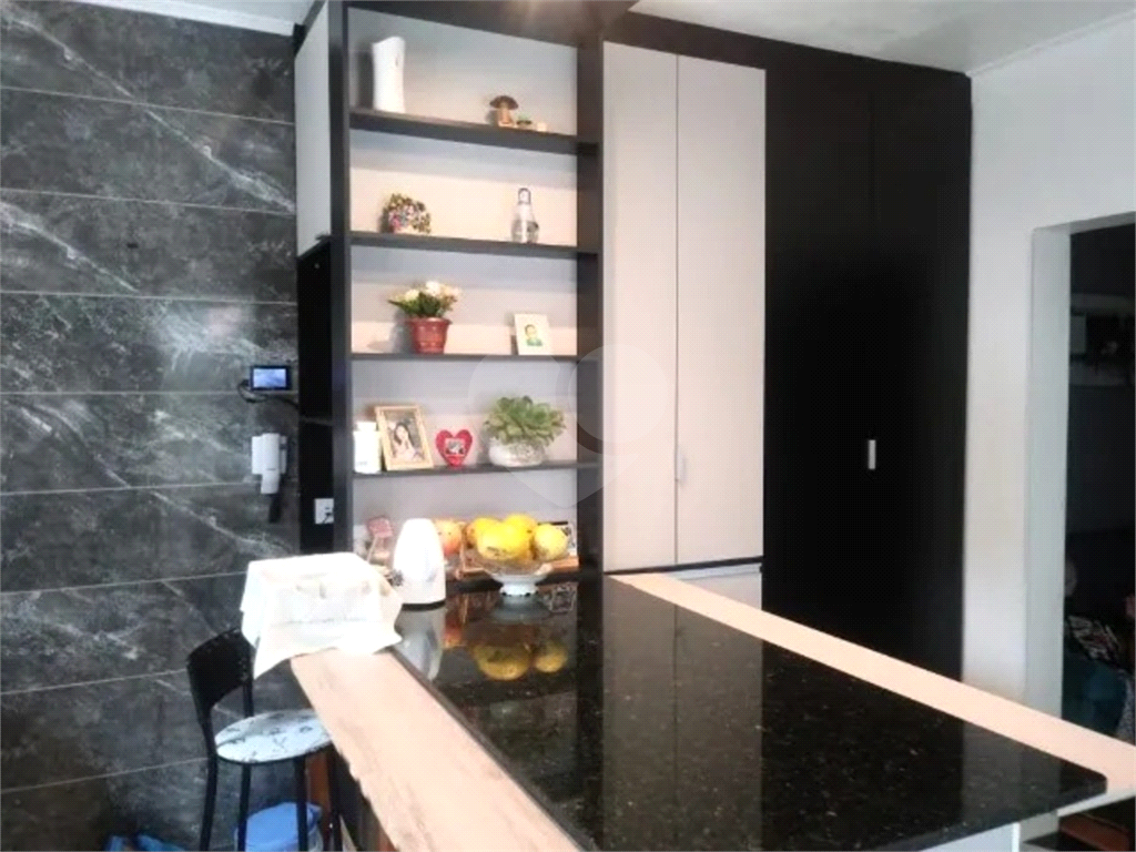 Casa à venda com 4 quartos, 218m² - Foto 1