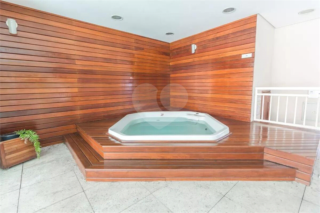 APARTAMENTO em CASA VERDE