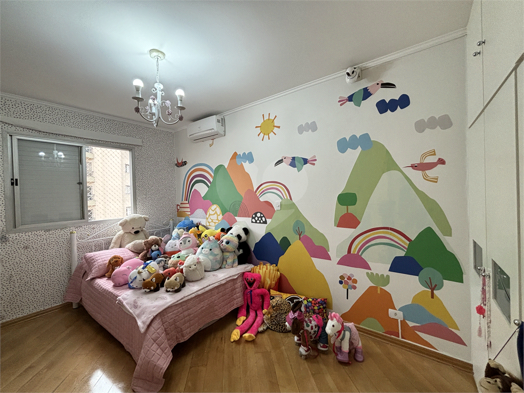 Esse lindo apartamento reformado, andar alto, localizado na região de Santa Teresinha