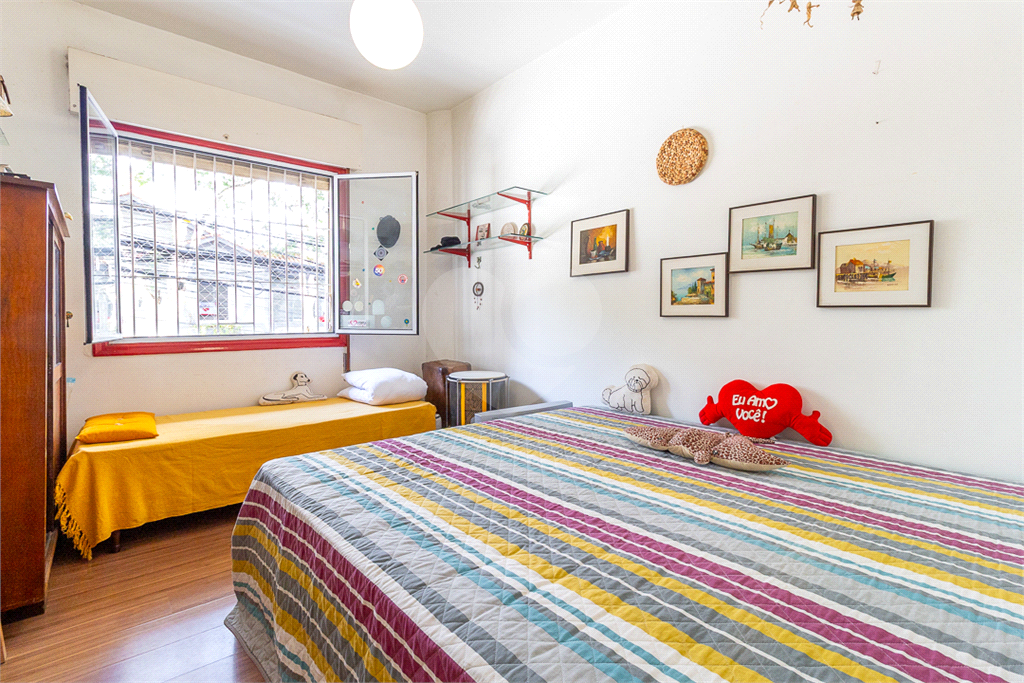 APARTAMENTO em PINHEIROS