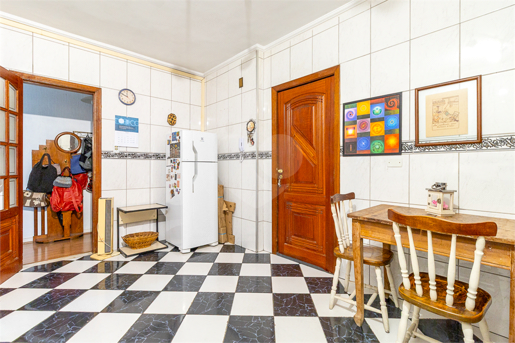 APARTAMENTO em PINHEIROS