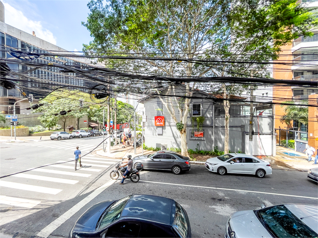 APARTAMENTO em PINHEIROS