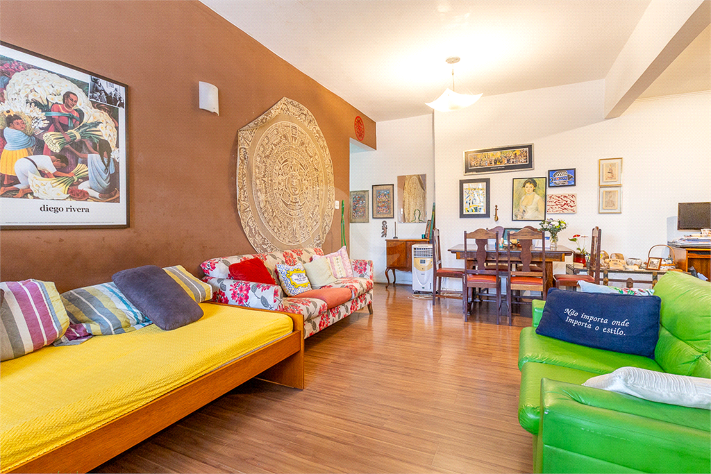 APARTAMENTO em PINHEIROS