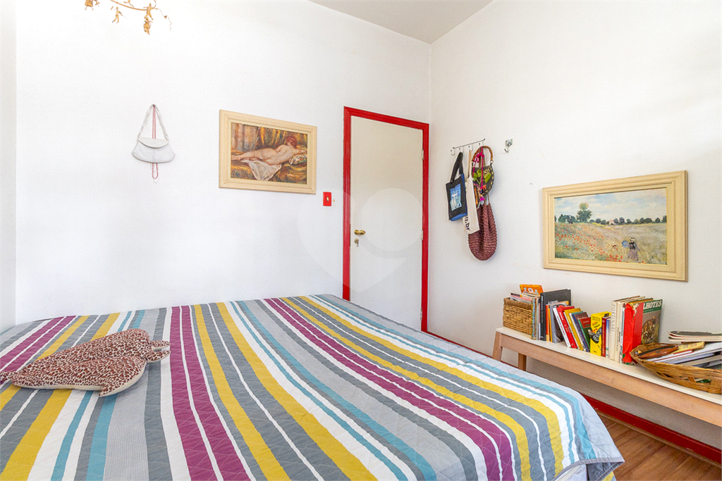 APARTAMENTO em PINHEIROS