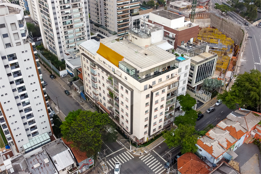 APARTAMENTO em PINHEIROS