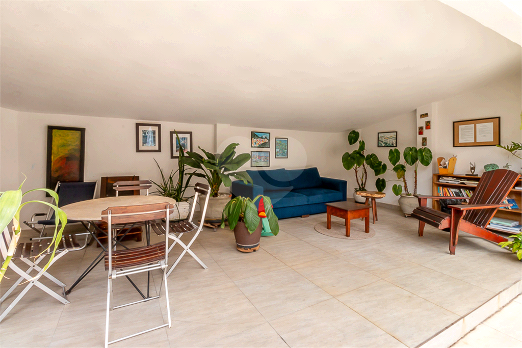 APARTAMENTO em PINHEIROS