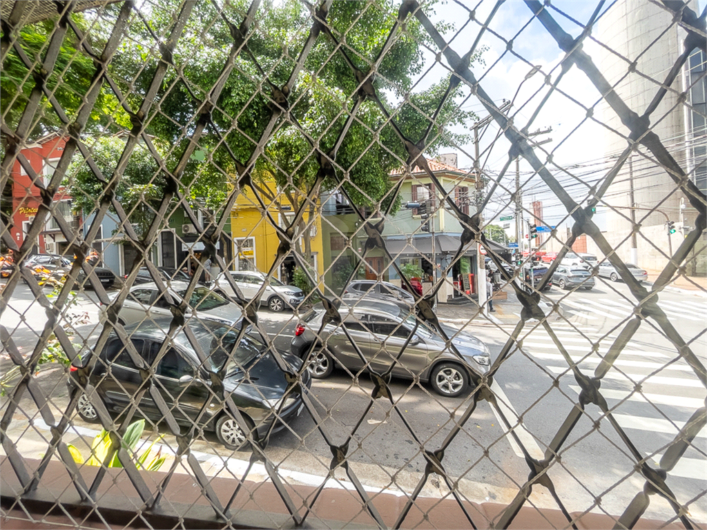 APARTAMENTO em PINHEIROS