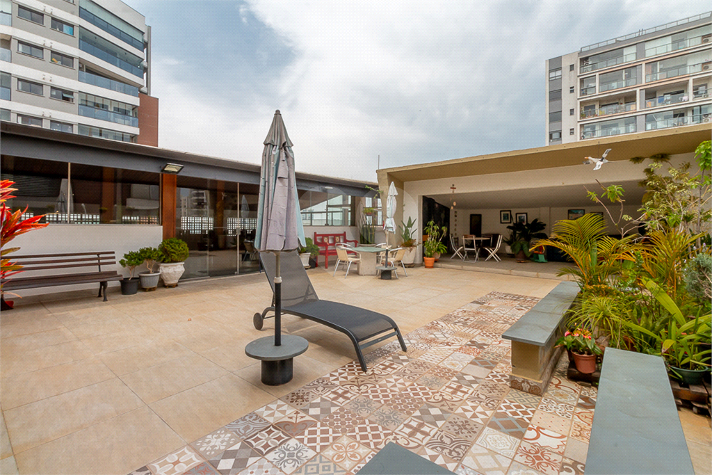 APARTAMENTO em PINHEIROS