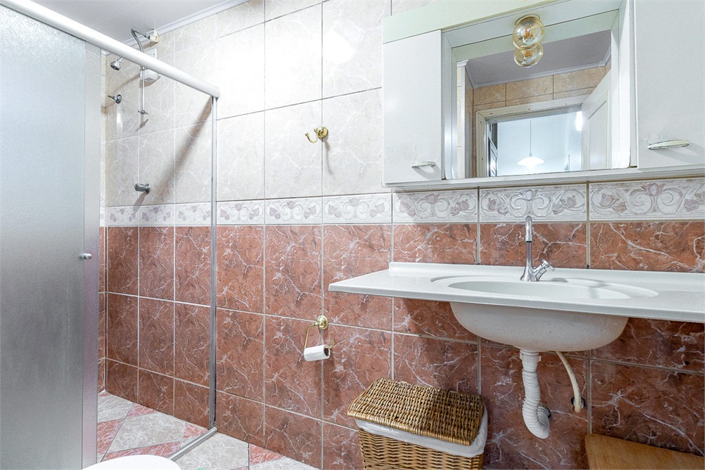 APARTAMENTO em PINHEIROS