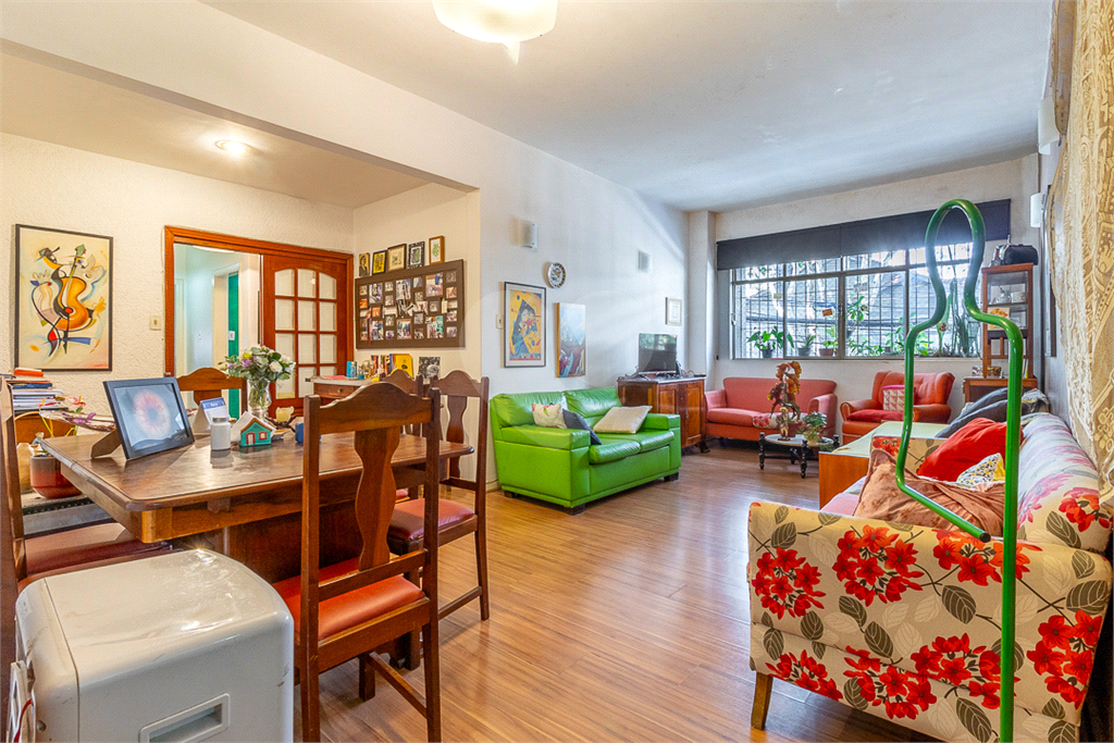 APARTAMENTO em PINHEIROS