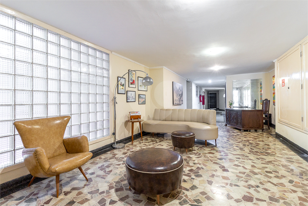 APARTAMENTO em PINHEIROS