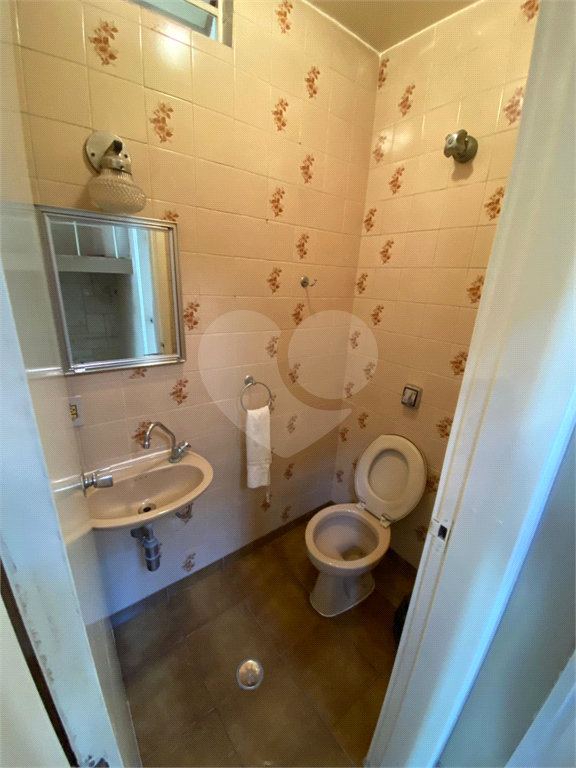 Casa grande (373m2) com excelente preço para venda no Pacaembú