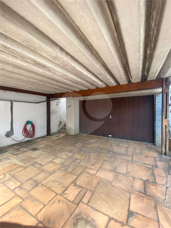 Casa grande (373m2) com excelente preço para venda no Pacaembú