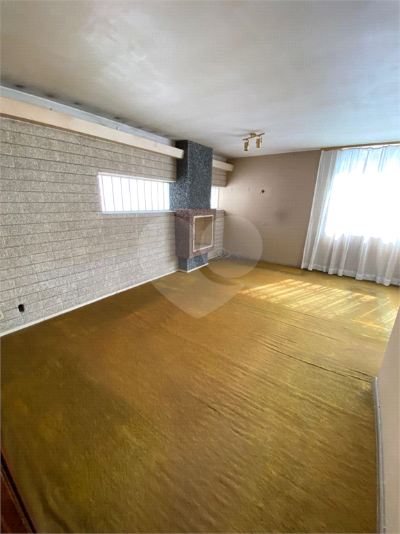 Casa grande (373m2) com excelente preço para venda no Pacaembú