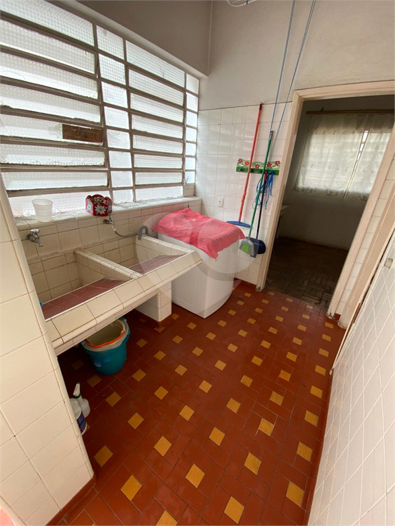 Casa grande (373m2) com excelente preço para venda no Pacaembú