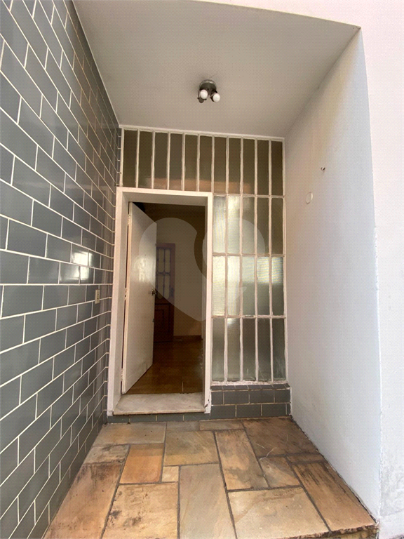 Casa grande (373m2) com excelente preço para venda no Pacaembú