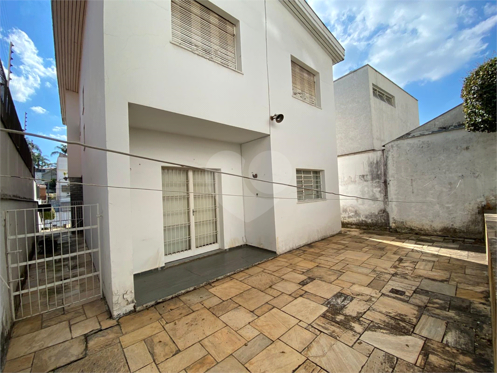 Casa grande (373m2) com excelente preço para venda no Pacaembú