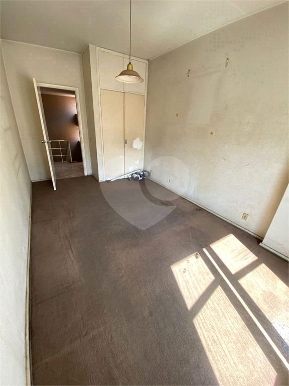 Casa grande (373m2) com excelente preço para venda no Pacaembú