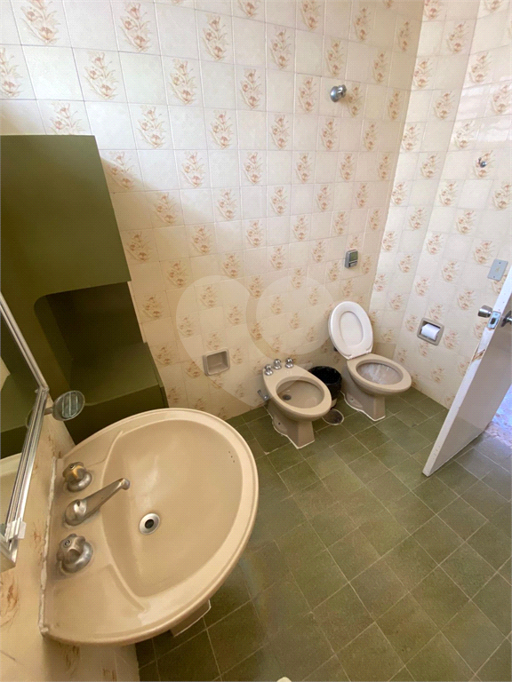 Casa grande (373m2) com excelente preço para venda no Pacaembú