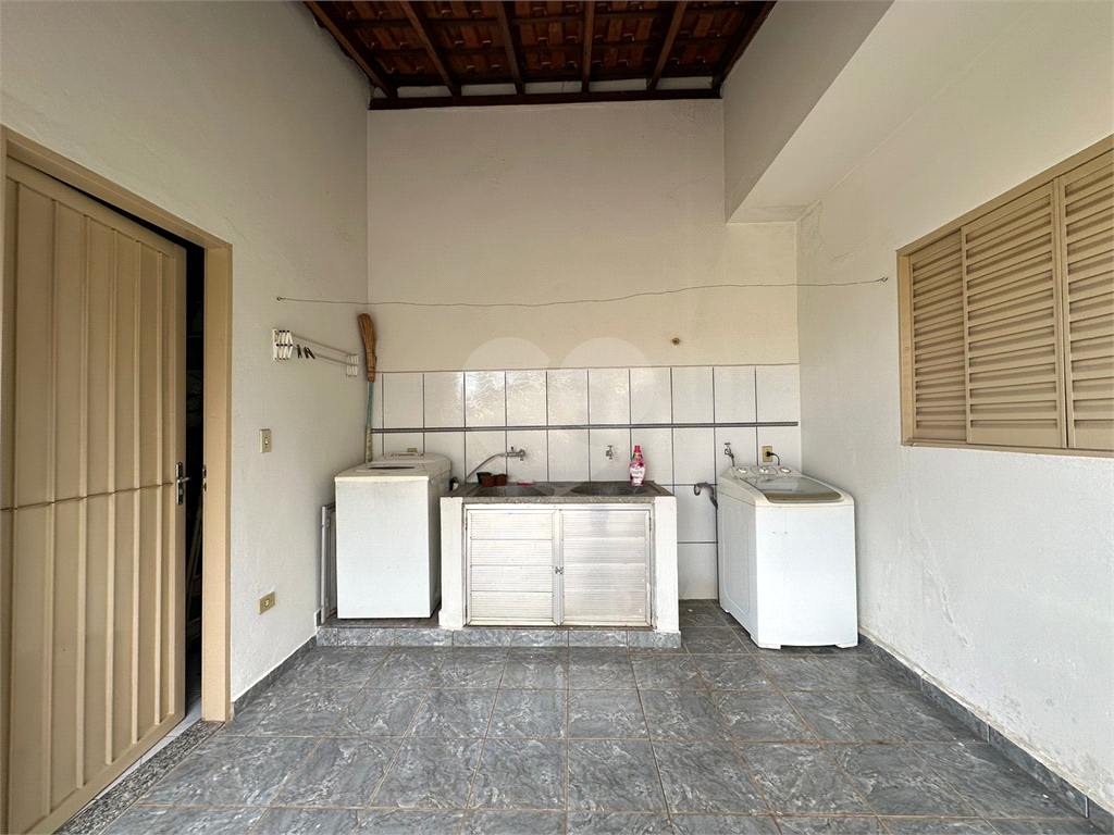 Casa à venda com 3 quartos, 240m² - Foto 35