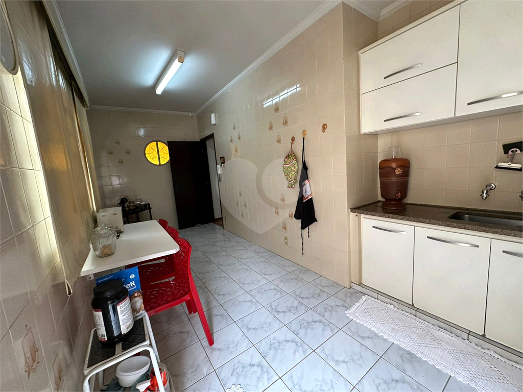 Casa à venda com 3 quartos, 240m² - Foto 18