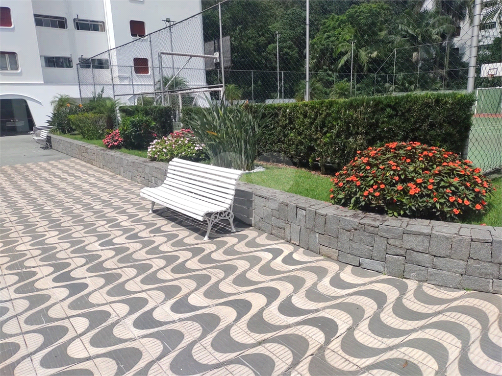 APARTAMENTO em TREMEMBÉ