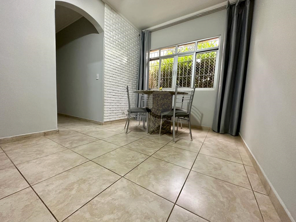 APARTAMENTO em PAULICÉIA