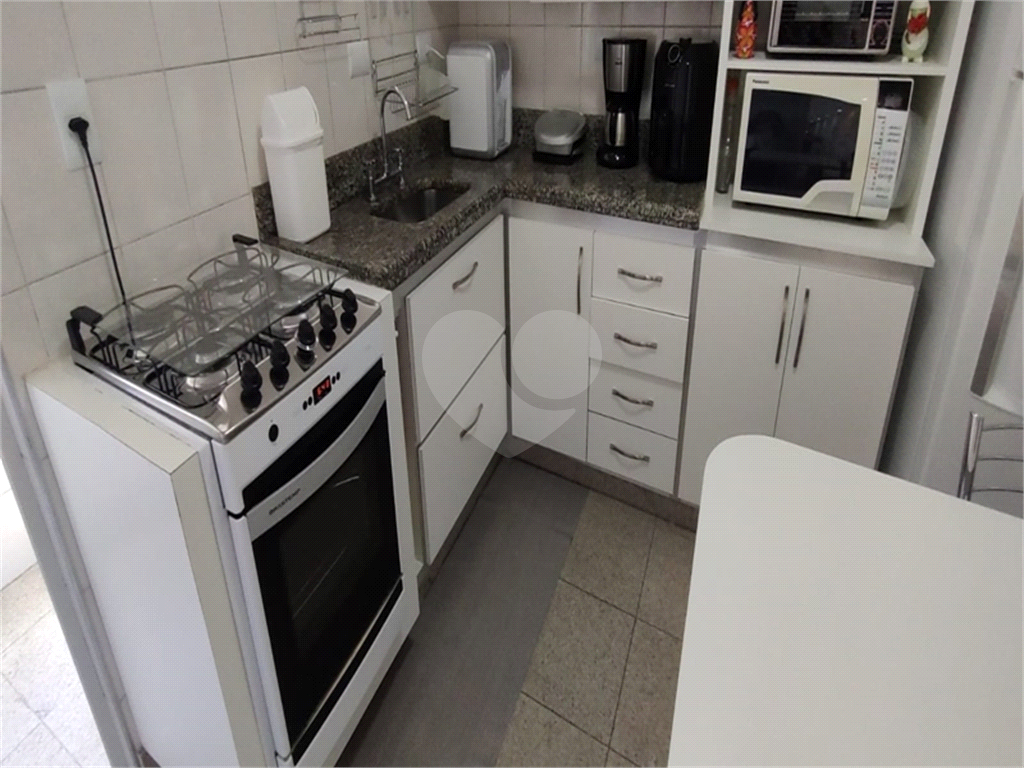 Apartamento à venda com 2 quartos, 62m² - Foto 9