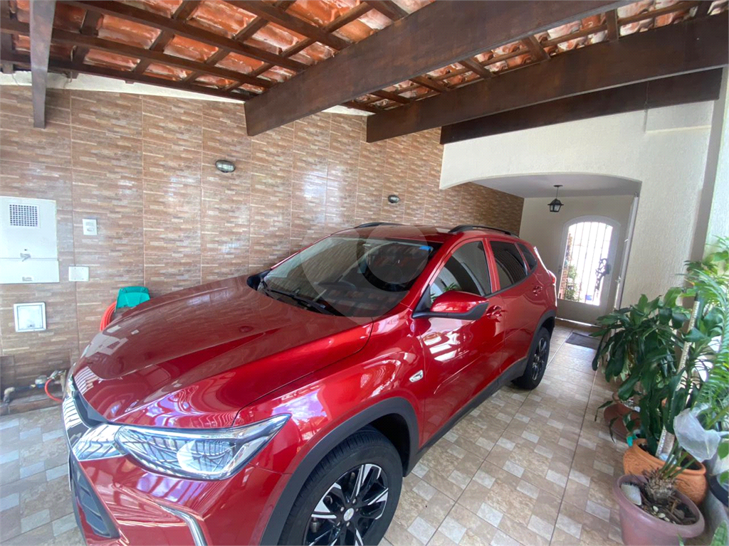 Sobrado com 03 dormitórios no Tremembe por R$ 850.000,00