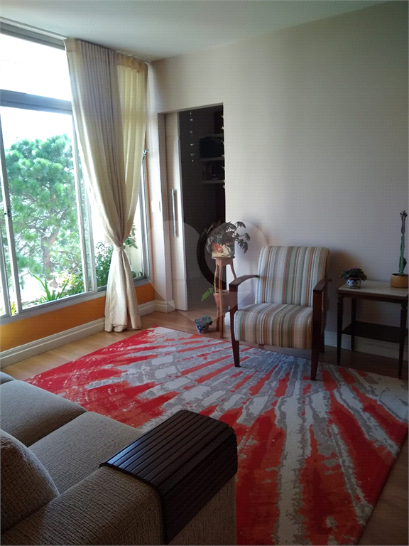 APARTAMENTO em VILA MASCOTE