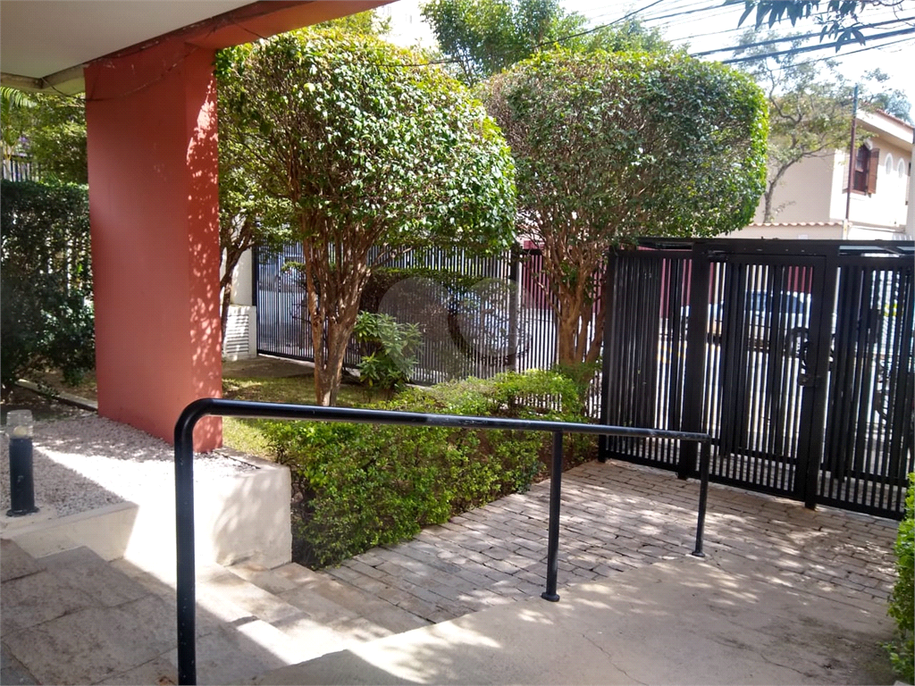 APARTAMENTO em VILA MASCOTE