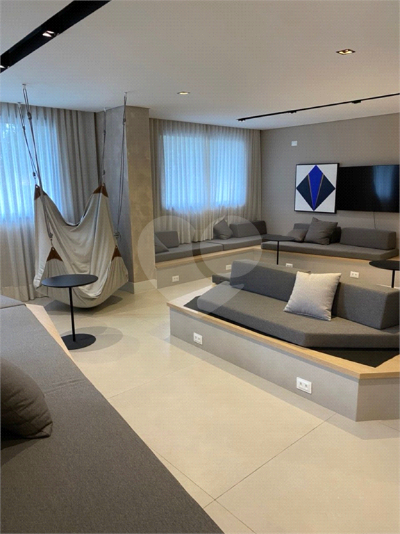 Studio Bem Arejado e luz natural ao dia na Cardeal - Pinheiros, 25m2