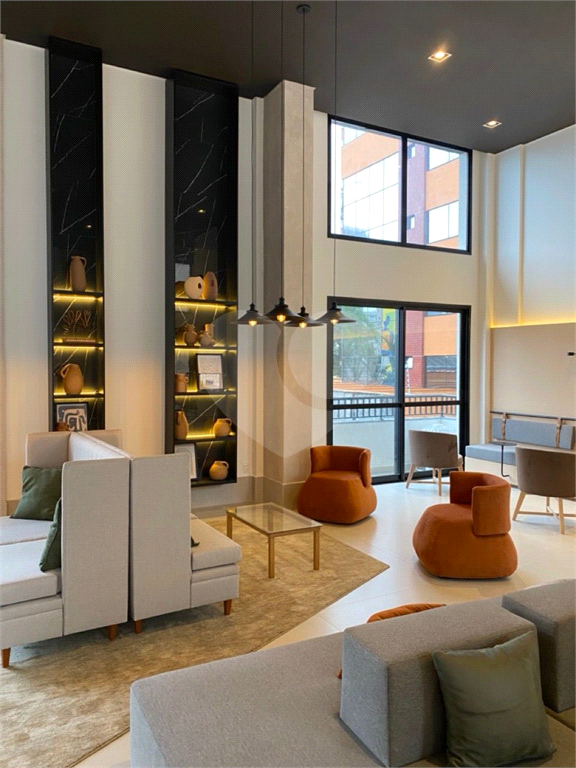 Studio Bem Arejado e luz natural ao dia na Cardeal - Pinheiros, 25m2