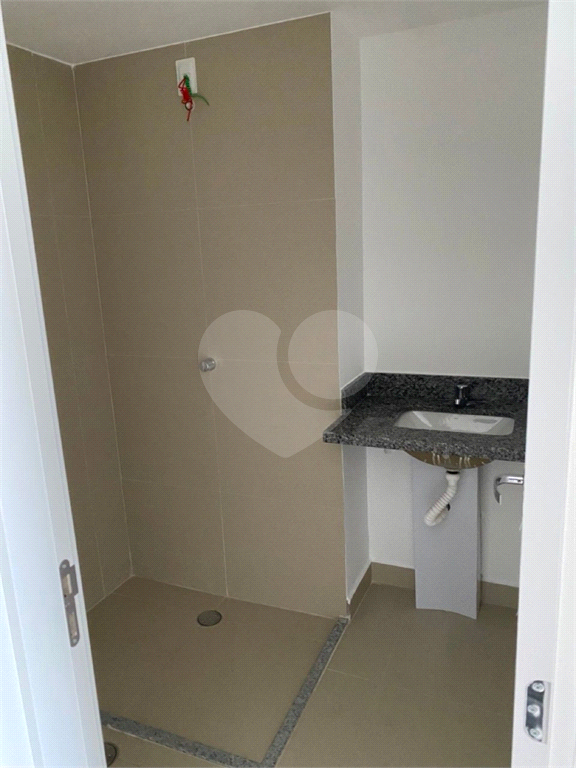 Studio Bem Arejado e luz natural ao dia na Cardeal - Pinheiros, 25m2