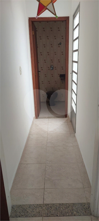 Casa Térrea, 02 dormitórios, 01 suíte e 4 vagas, quintal grande e armários, com 168 m2