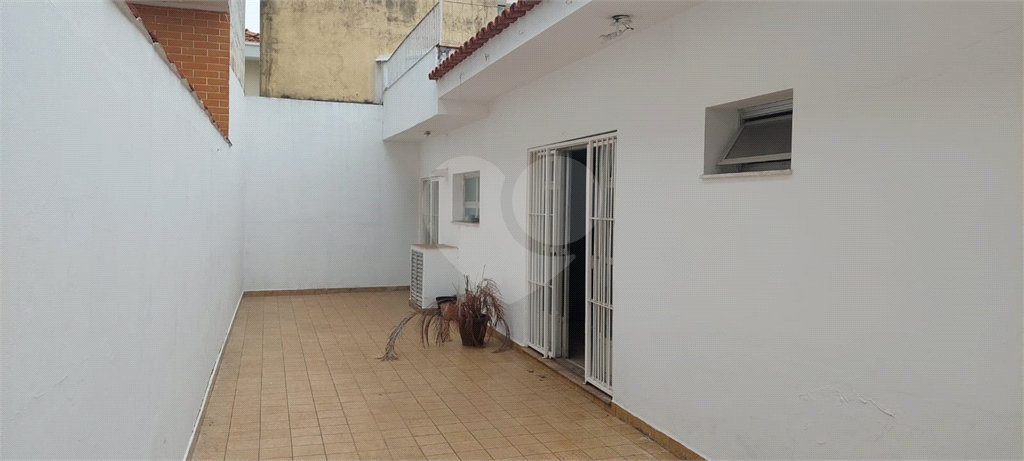 Casa Térrea, 02 dormitórios, 01 suíte e 4 vagas, quintal grande e armários, com 168 m2