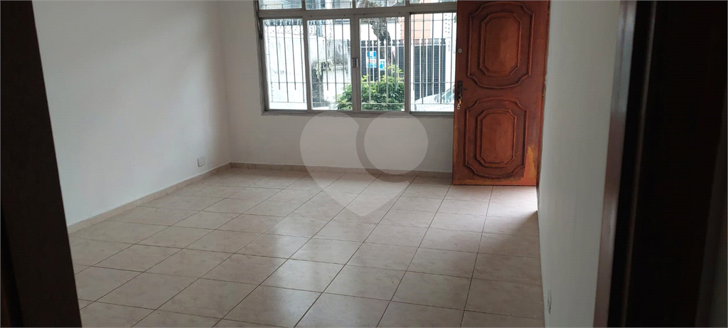 Casa Térrea, 02 dormitórios, 01 suíte e 4 vagas, quintal grande e armários, com 168 m2