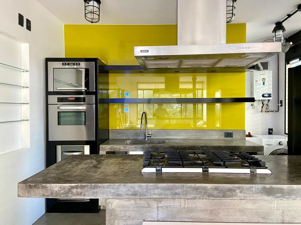 Apartamento a 650 mts do Metrô Trianon MASP