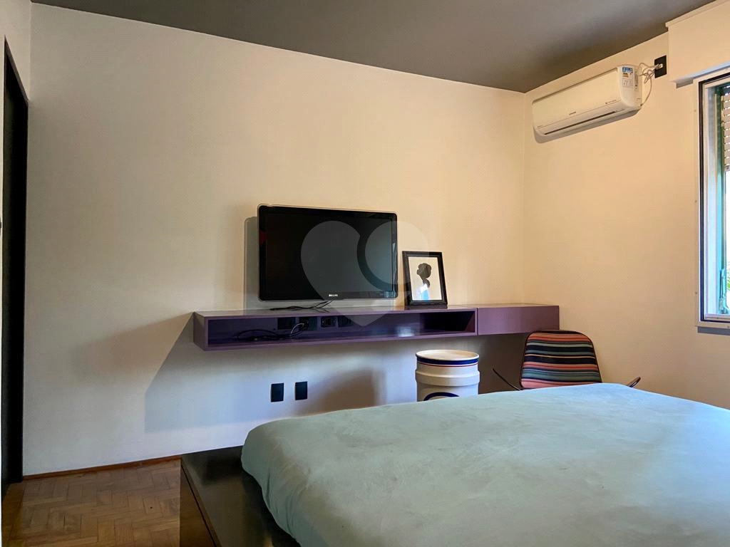 Apartamento a 650 mts do Metrô Trianon MASP