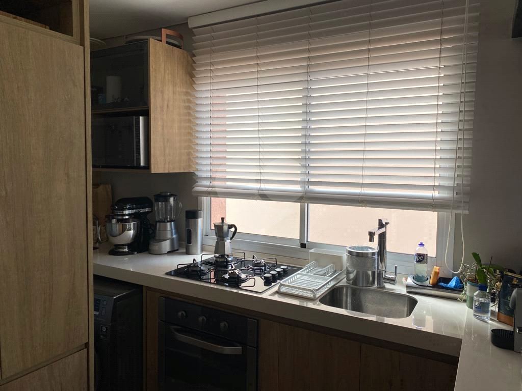 APARTAMENTO em PINHEIROS