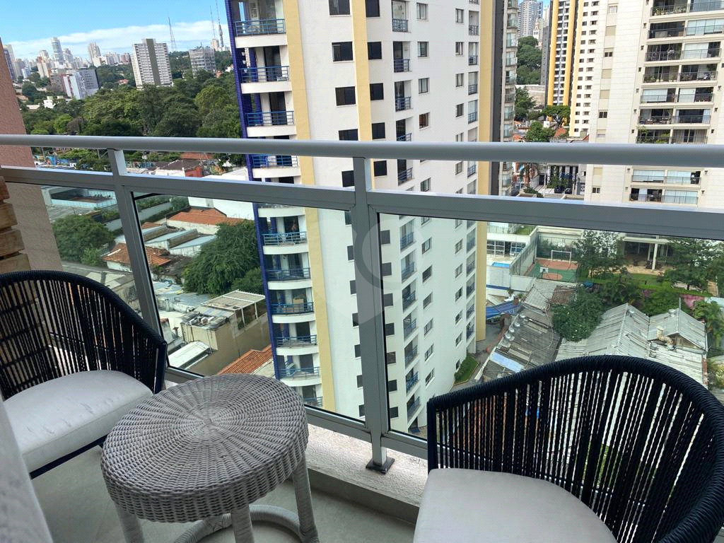 APARTAMENTO em PINHEIROS