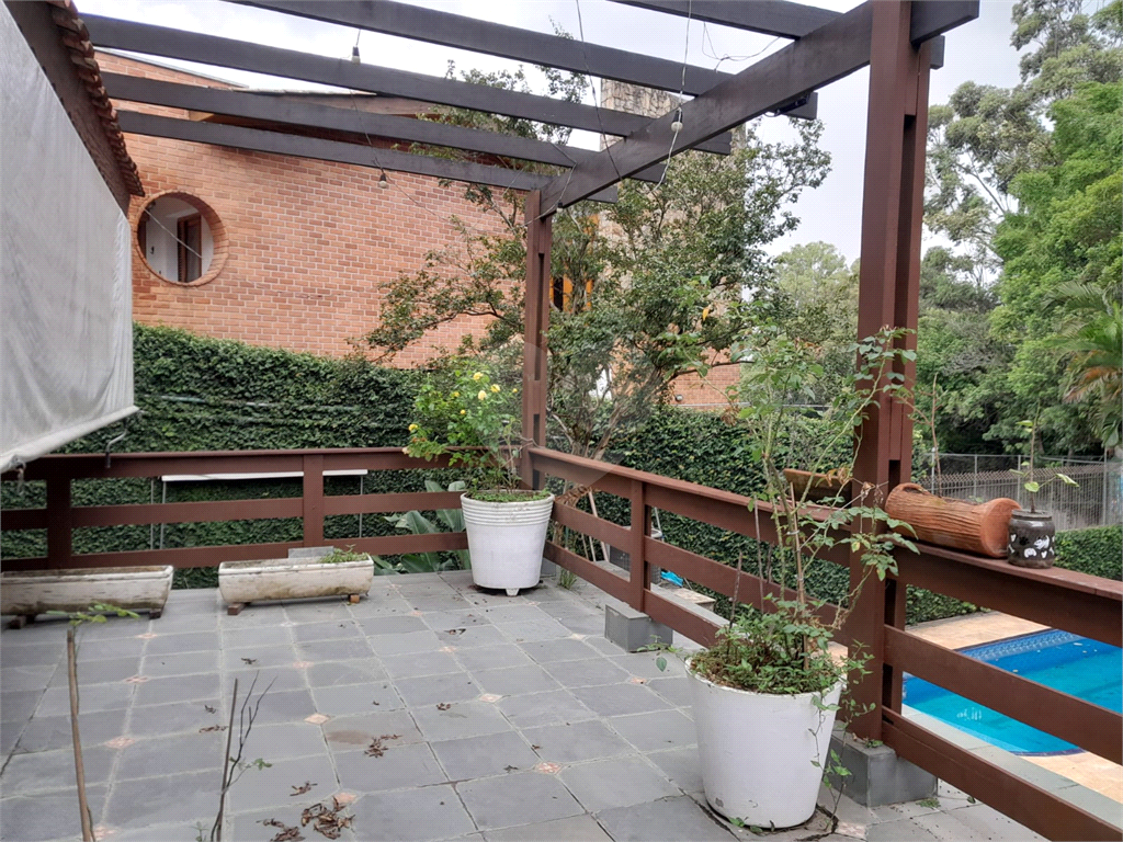 Vendo Casa no Butantã com 450 m2 Área construída e 75 m2 Total
