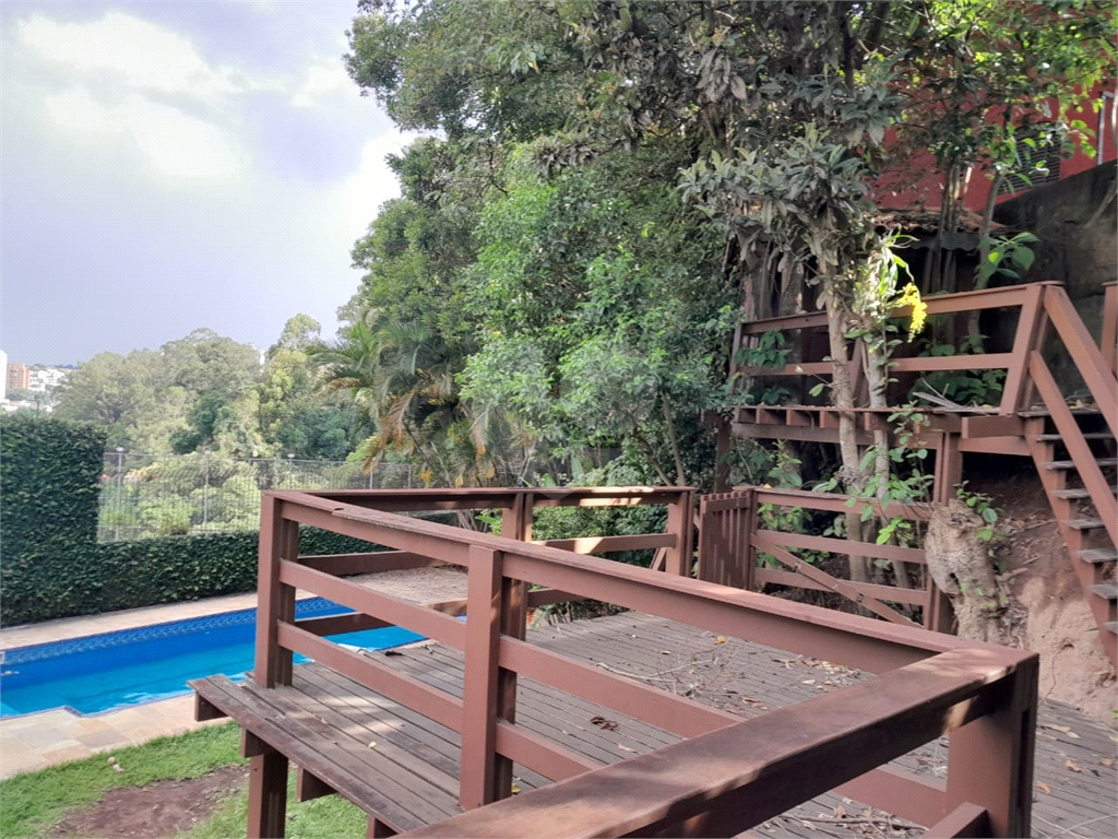 Vendo Casa no Butantã com 450 m2 Área construída e 75 m2 Total
