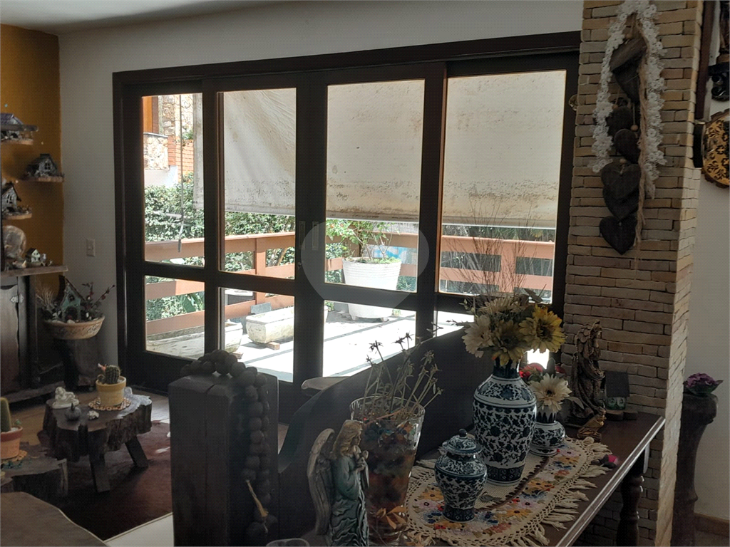 Vendo Casa no Butantã com 450 m2 Área construída e 75 m2 Total

