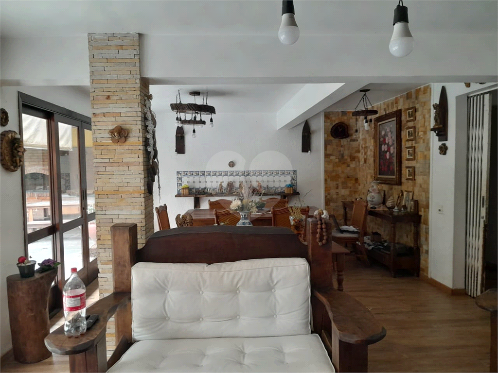 Vendo Casa no Butantã com 450 m2 Área construída e 75 m2 Total
