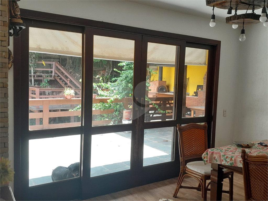 Vendo Casa no Butantã com 450 m2 Área construída e 75 m2 Total
