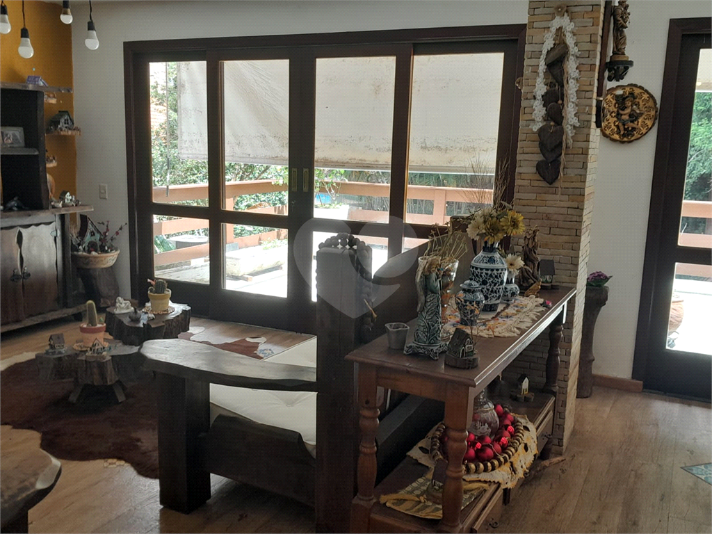 Vendo Casa no Butantã com 450 m2 Área construída e 75 m2 Total
