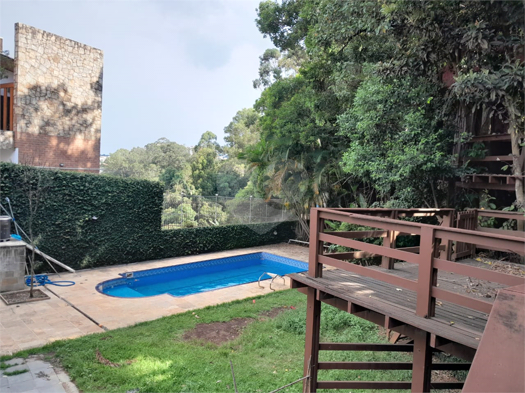 Vendo Casa no Butantã com 450 m2 Área construída e 75 m2 Total
