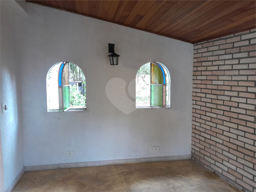 Vendo Casa no Butantã com 450 m2 Área construída e 75 m2 Total

