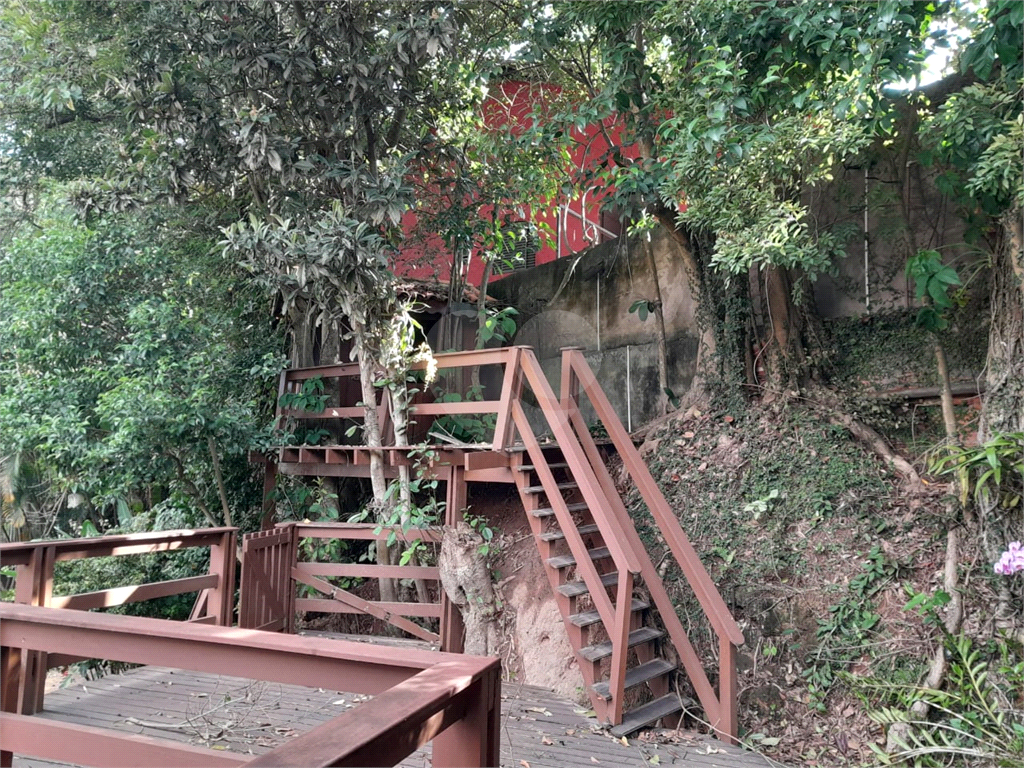 Vendo Casa no Butantã com 450 m2 Área construída e 75 m2 Total

